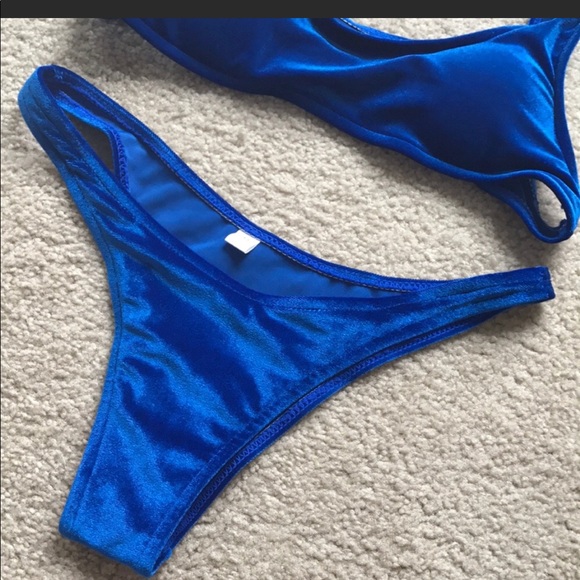 Royal Blue Velvet Bikini💙 - Picture 2 of 7